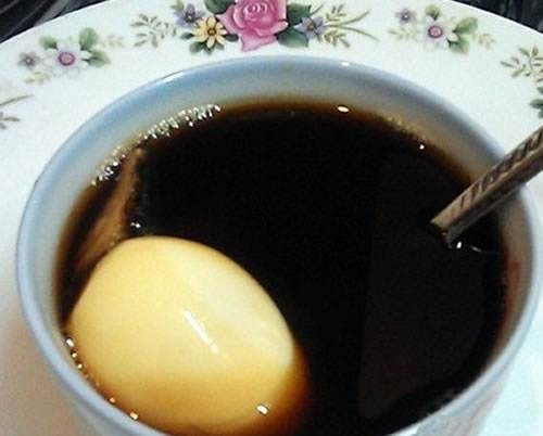 紅糖水煮雞蛋致癌？中老年十月易感謠言盤點(diǎn)